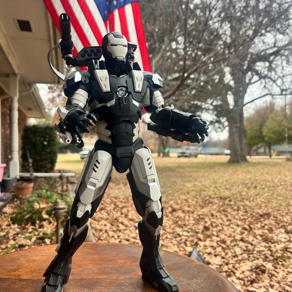 Hot Toys Iron Man 2 War Machine Special Edition - Picture 2 of 12